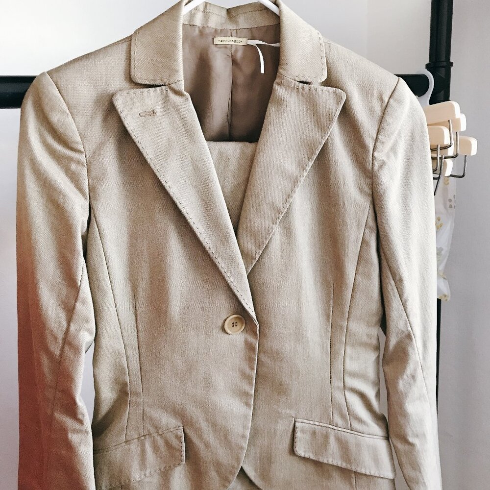 Women's Max Studio Beige Suite - Size 4